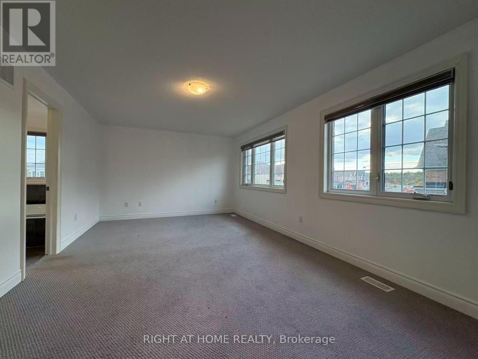 4 Empire Drive, Bradford West Gwillimbury photo 18