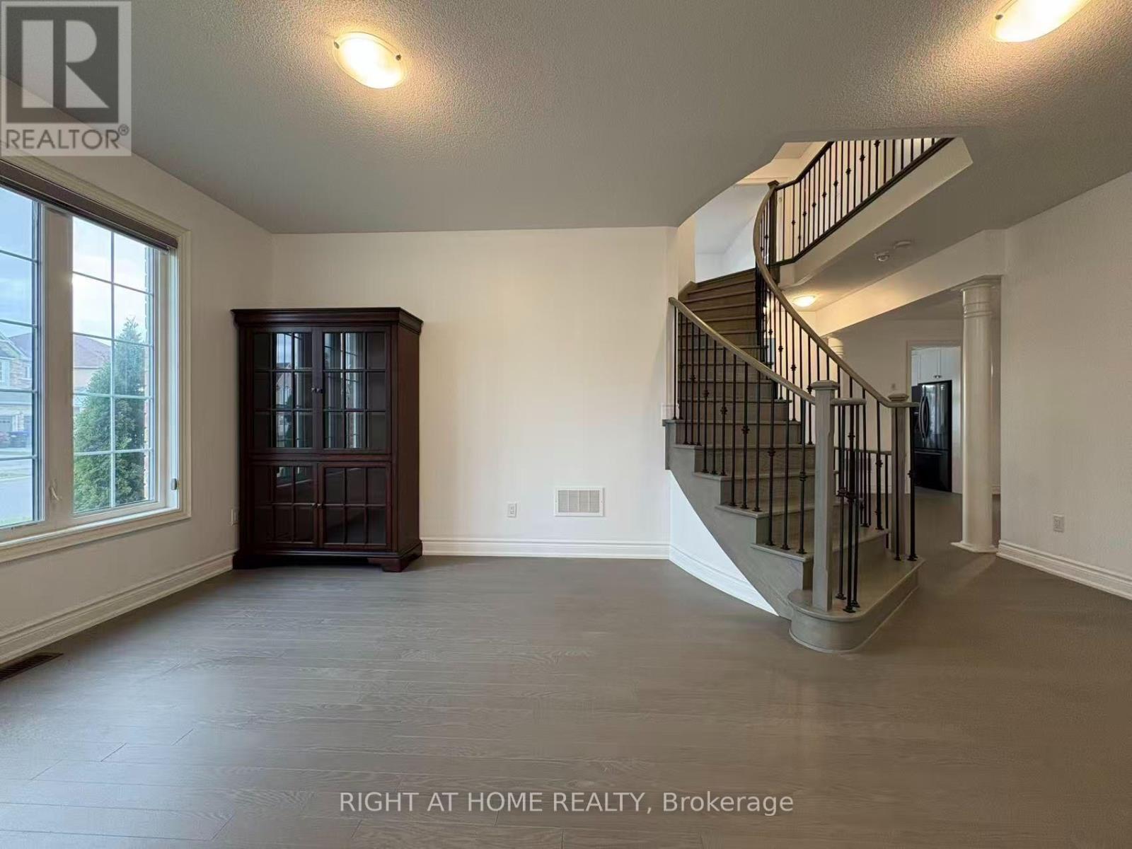4 EMPIRE DRIVE, Bradford West Gwillimbury (Bradford) — photo 5