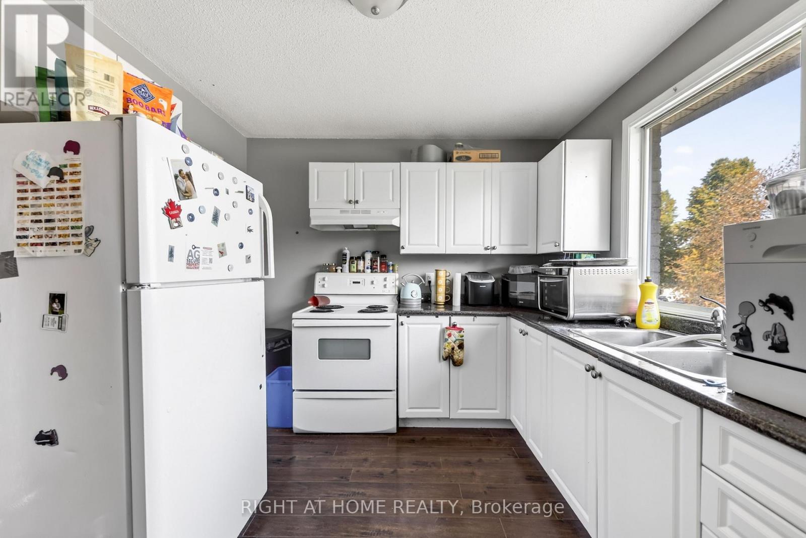 80 GARDEN Drive, Barrie, ON photo 13