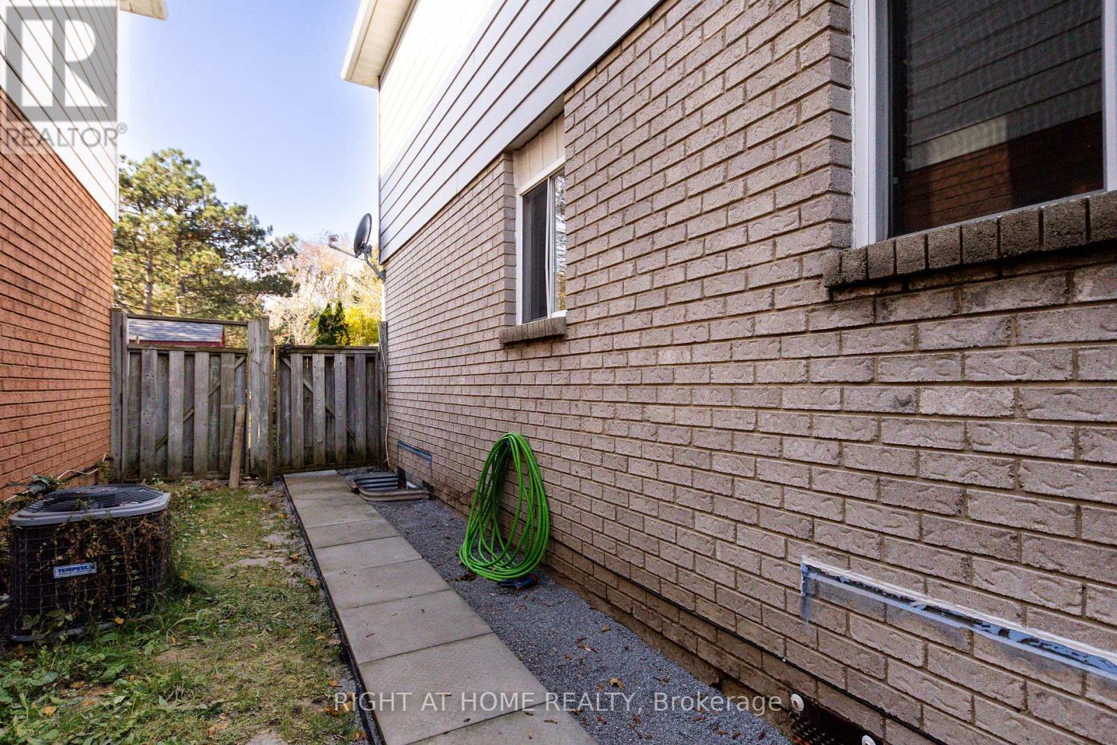80 GARDEN Drive, Barrie, ON photo 6