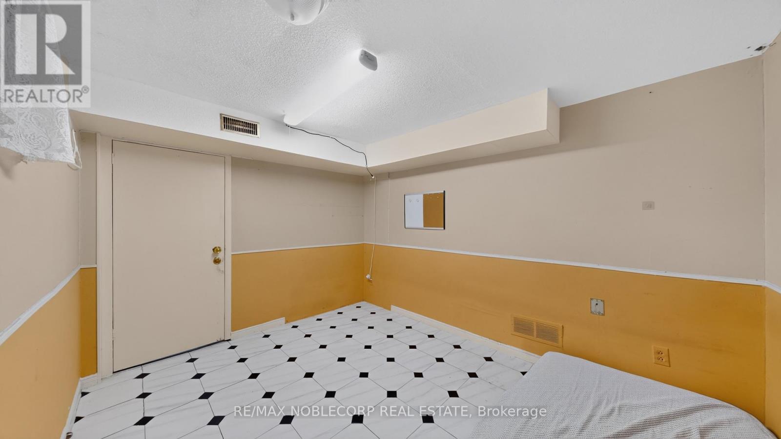 95 Snowood Court, Toronto, ON photo 22