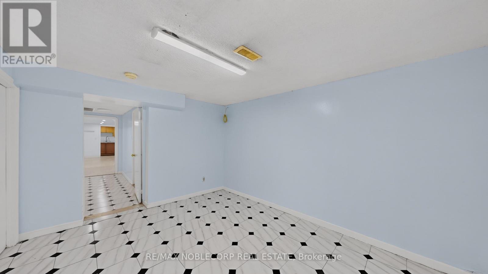 95 Snowood Court, Toronto, ON photo 31