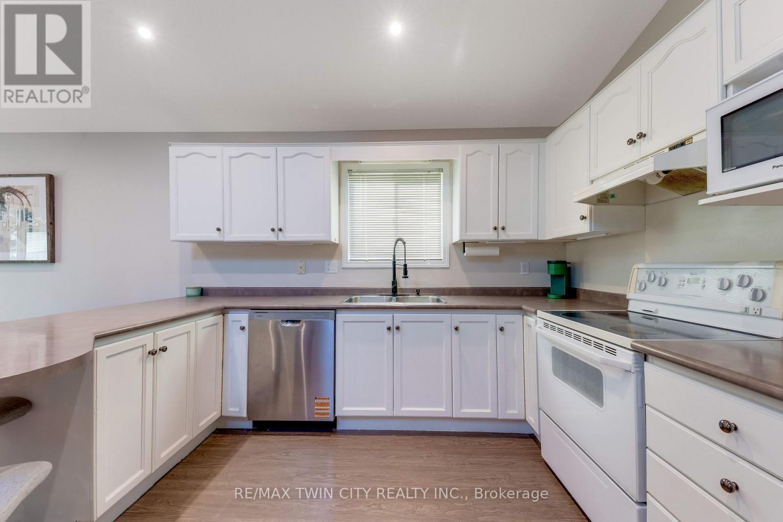 268 Keewatin Avenue, Kitchener, ON photo 10