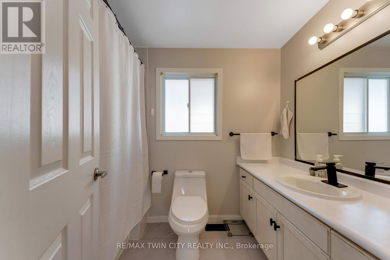 268 Keewatin Avenue, Kitchener, ON photo 21