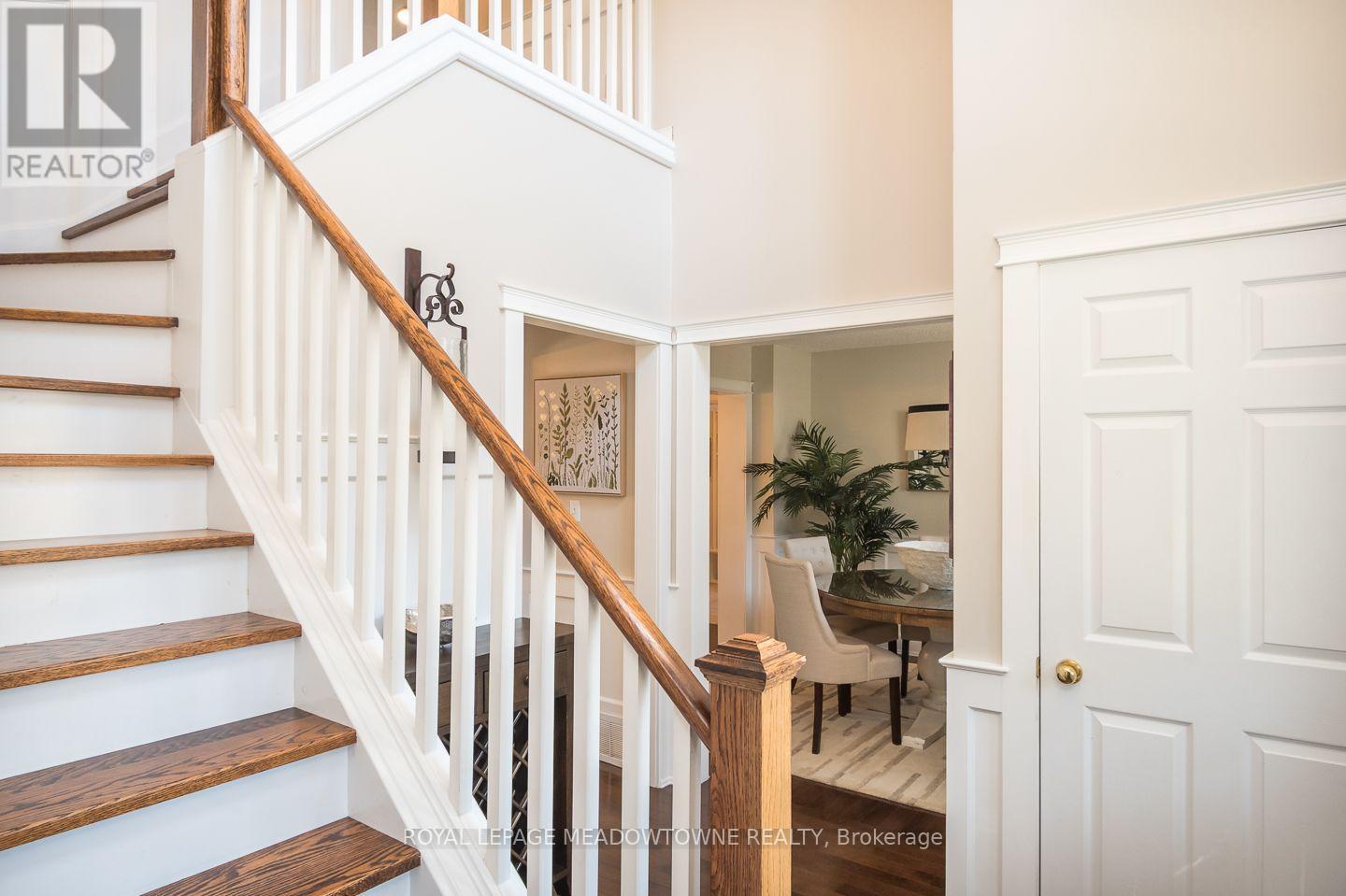 3 Valley Ridge Lane, Hamilton, ON photo 4