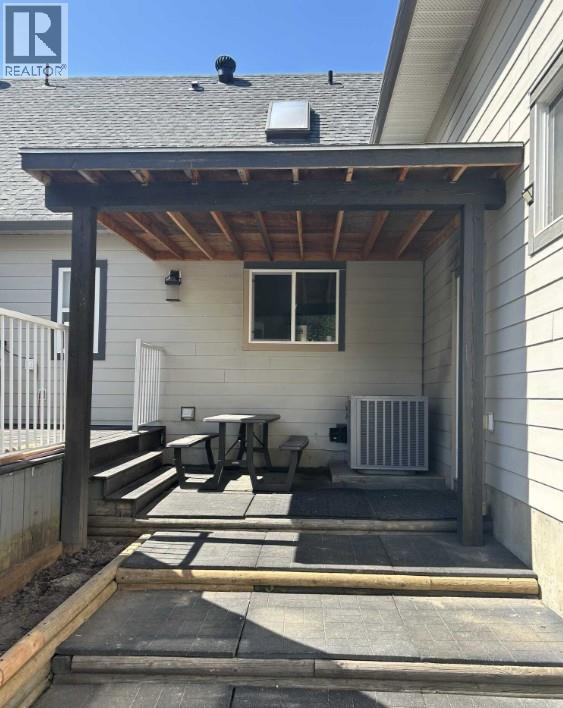 401 Gillis Avenue, Sicamous - Image 1