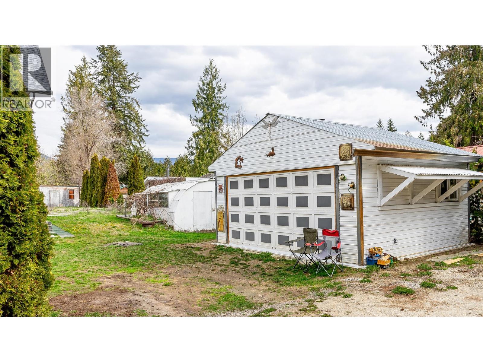 401 Gillis Avenue, Sicamous - Image 1