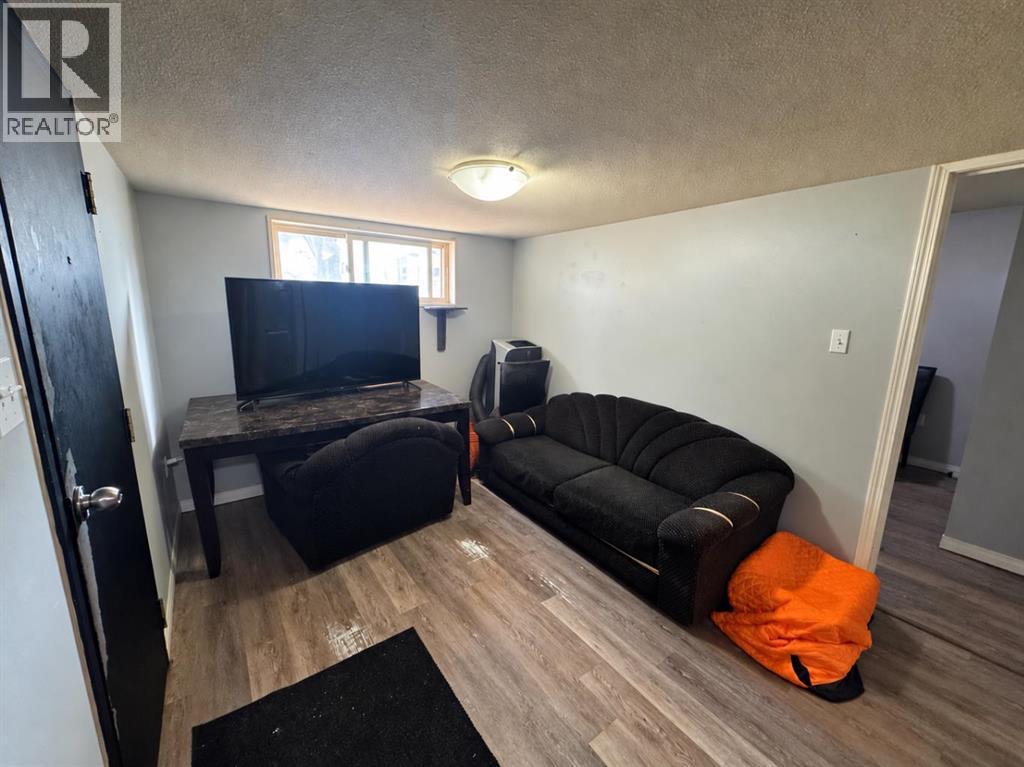 804 8 Street SE, photo 46 of 46