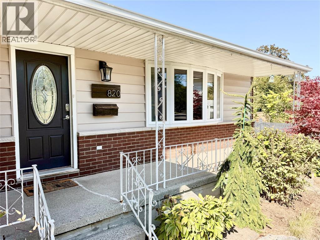 820 WOODWARD CRESCENT - 49