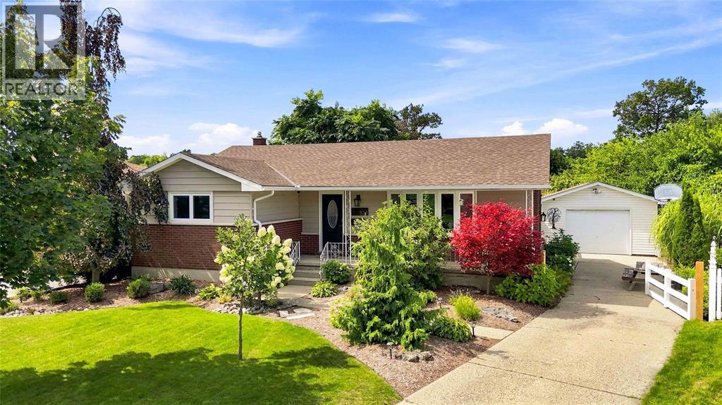820 WOODWARD CRESCENT - 50