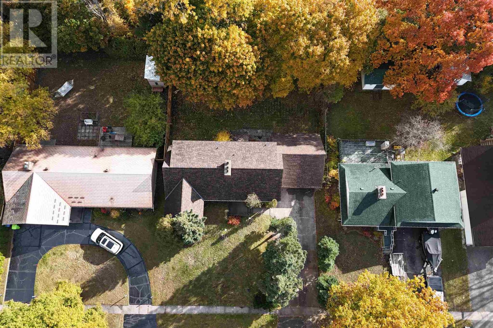 119 Parkdale DR photo 3