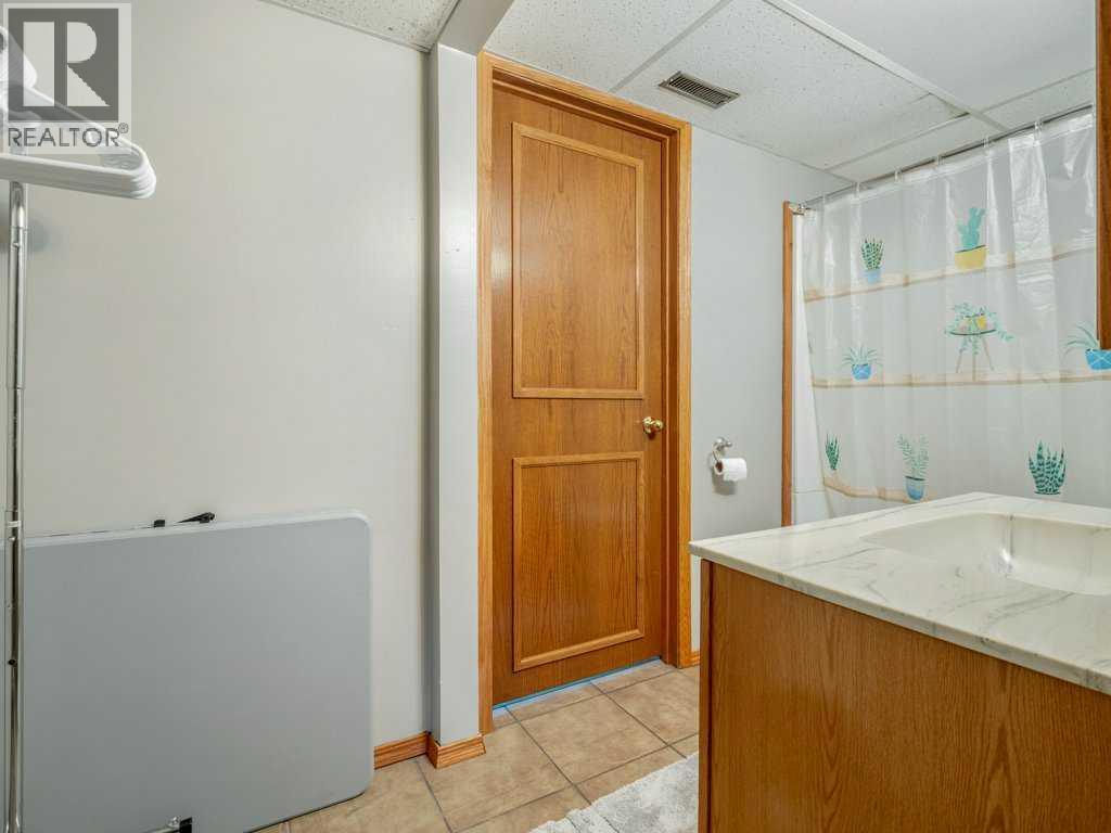 5504 42 Avenue, Taber — photo 36
