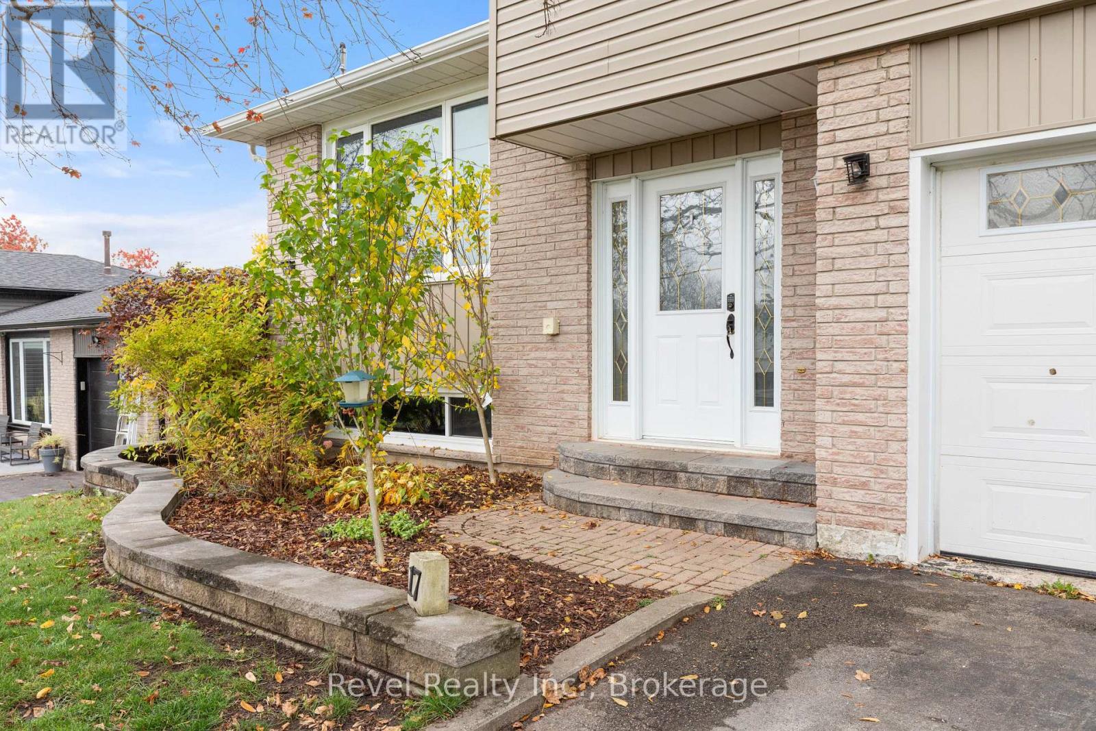 17 Mohawk Drive, Kawartha Lakes, ON photo 4