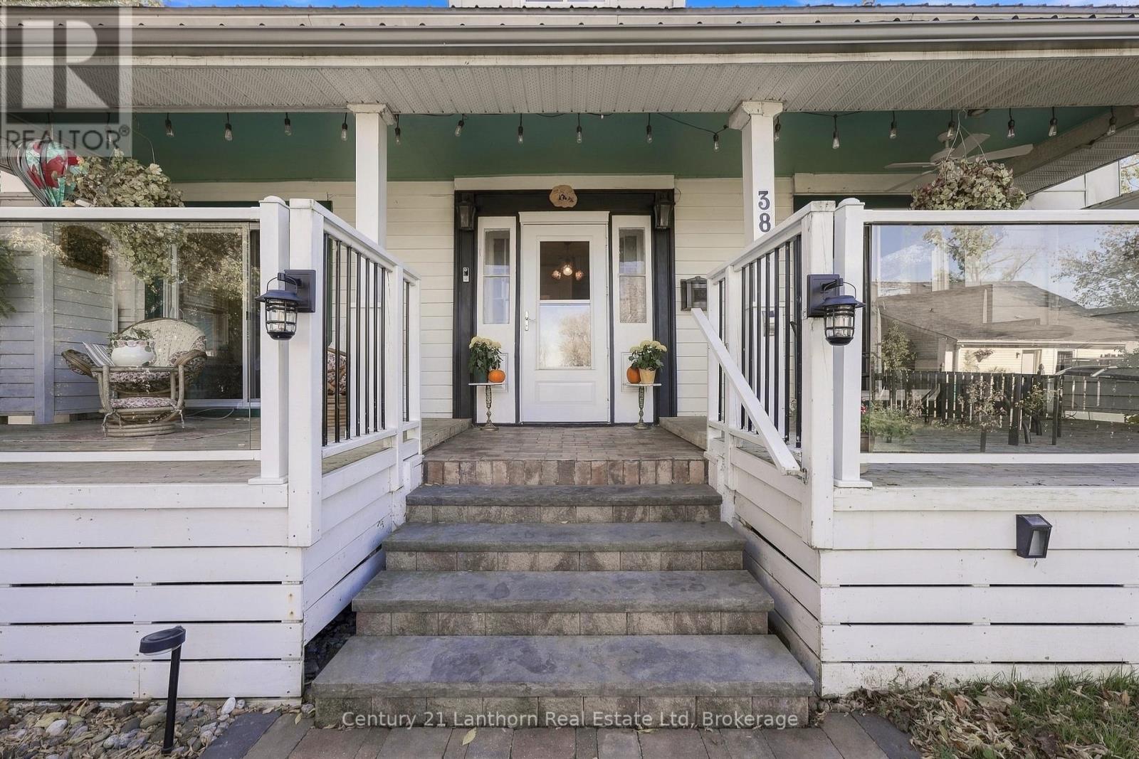 382 Front Street, Quinte West, ON photo 1