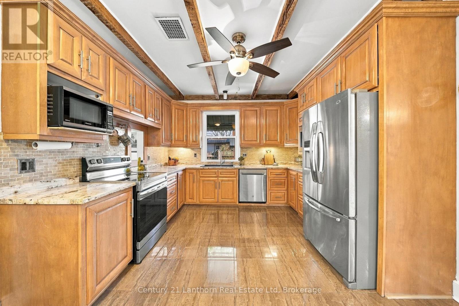 382 Front Street, Quinte West, ON photo 5
