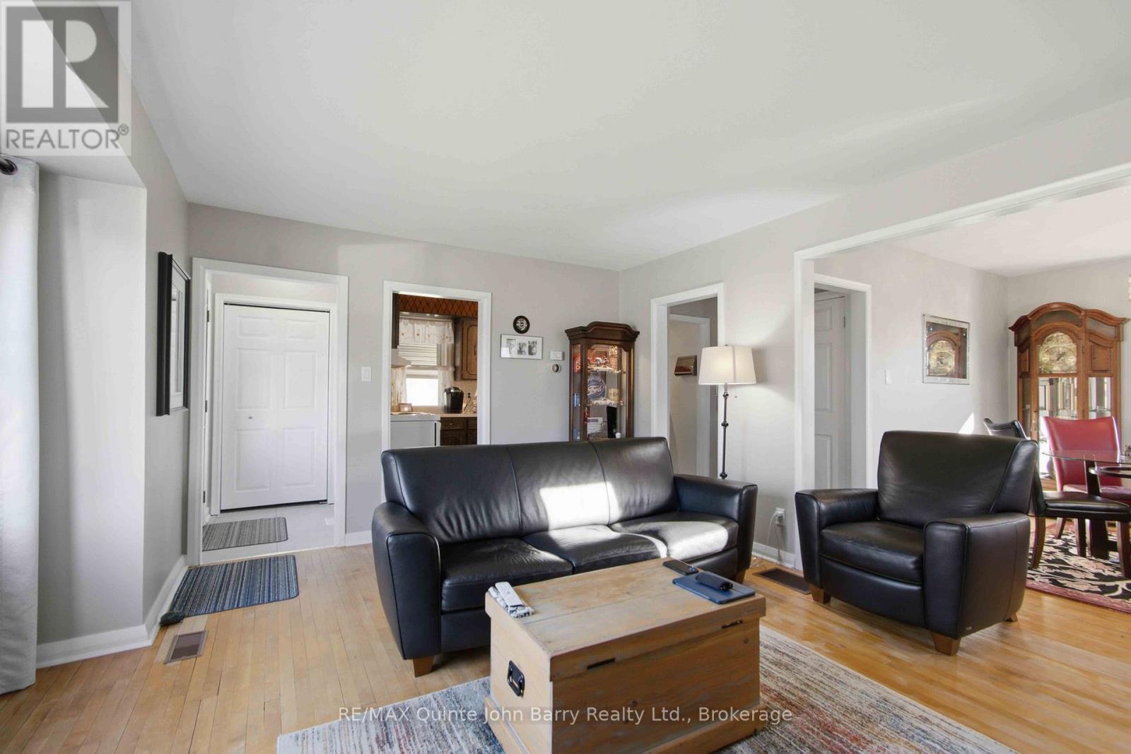 47 Fourth Avenue, Quinte West, ON photo 6