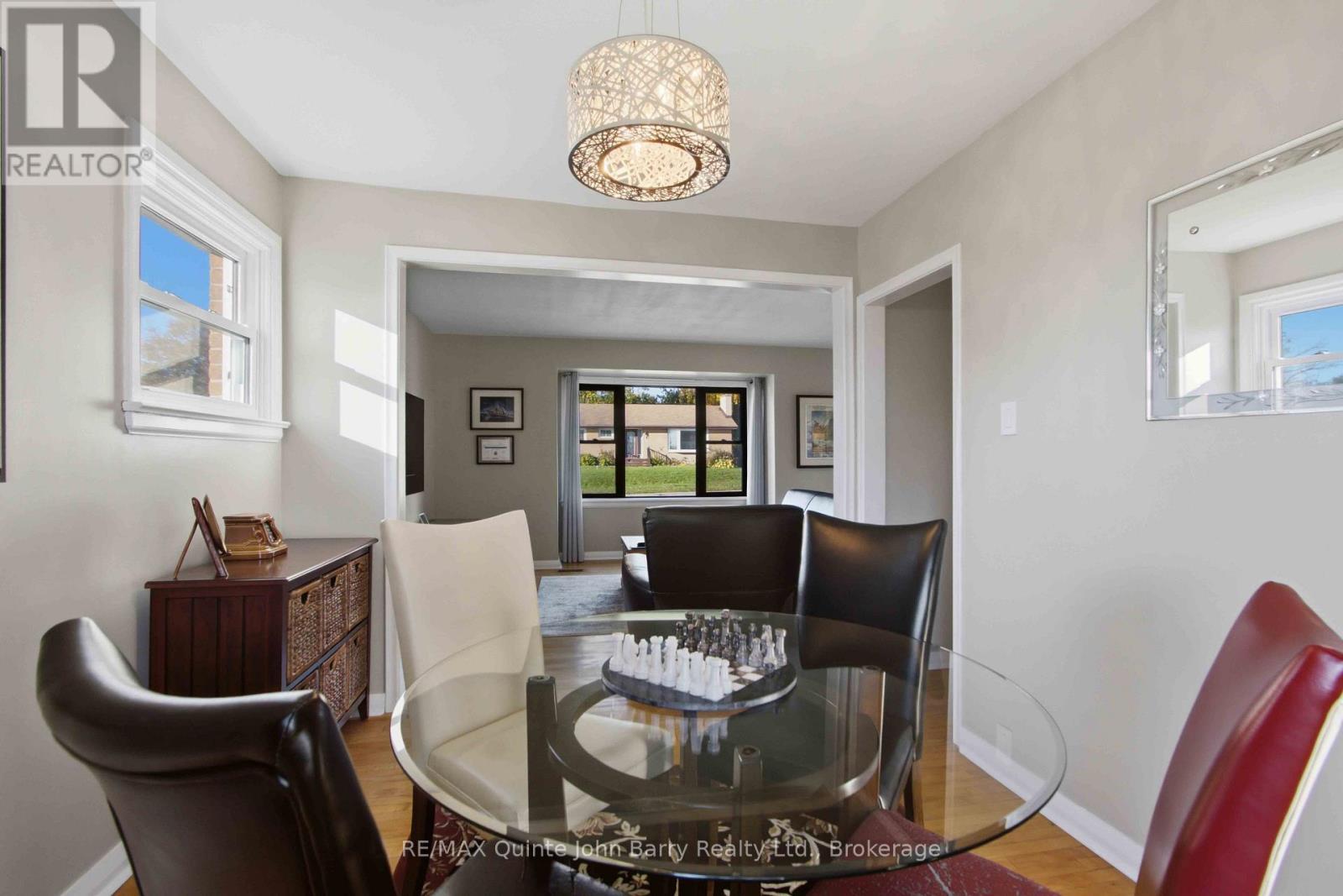 47 Fourth Avenue, Quinte West, ON photo 9