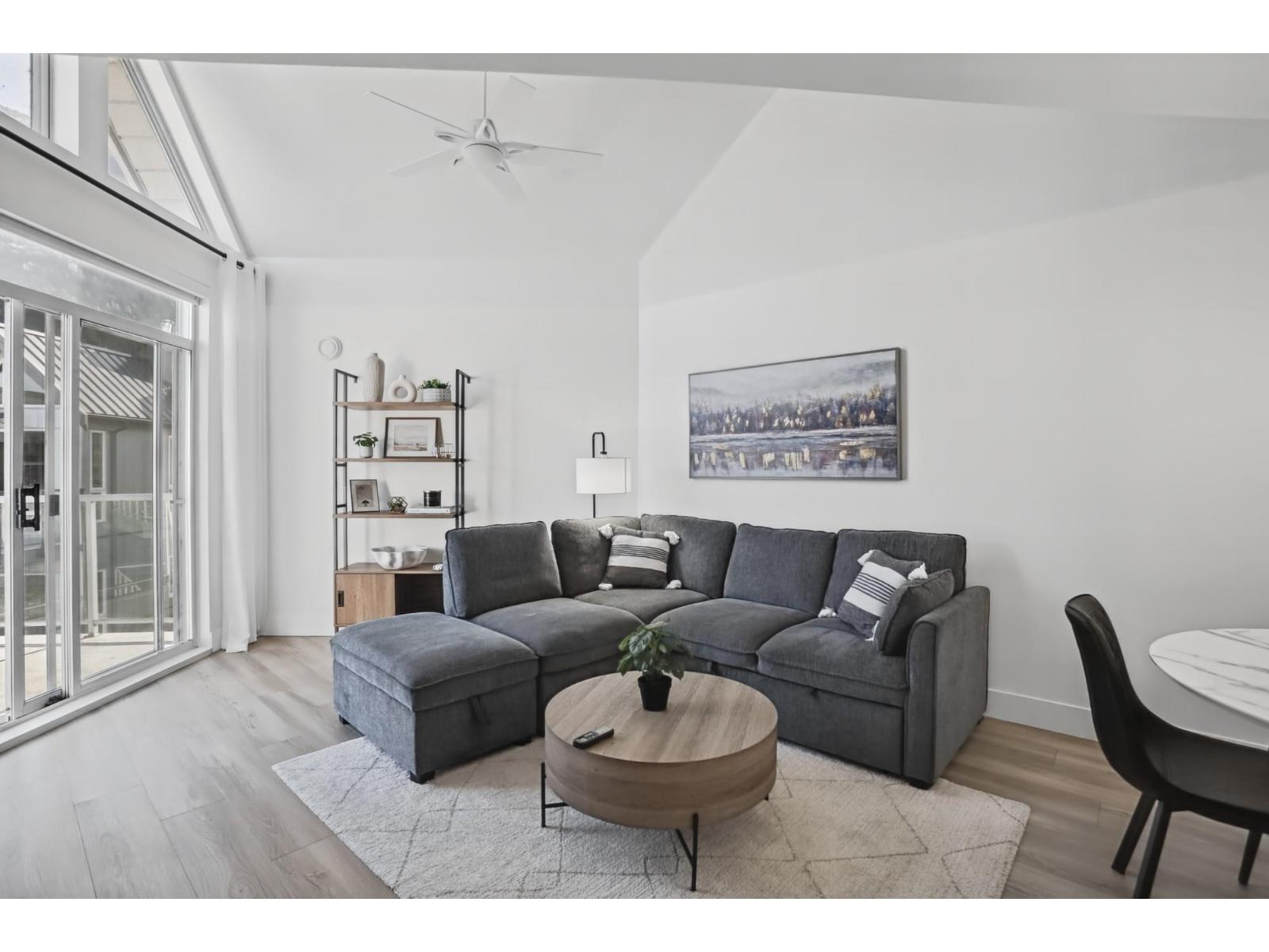 412 328 ESPLANADE AVENUE, Harrison Hot Springs, Harrison Hot Springs - Image 1