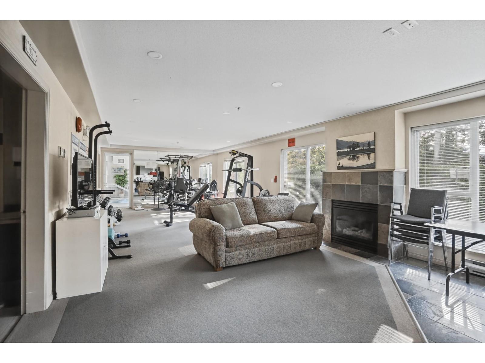 412 328 ESPLANADE AVENUE, Harrison Hot Springs, Harrison Hot Springs - Image 1