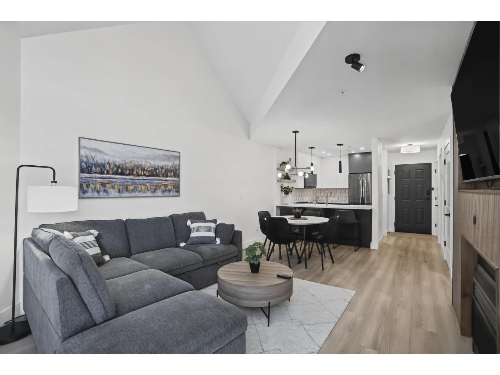 412 328 ESPLANADE AVENUE, Harrison Hot Springs, Harrison Hot Springs - Image 1
