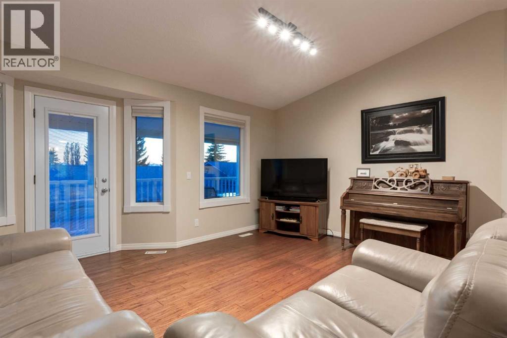 4 ARBOUR CLIFF Court NW, Calgary — photo 17