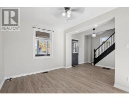 Foyer - 211 Mcandrew Avenue, Renfrew, ON K7V3X2 Photo 10