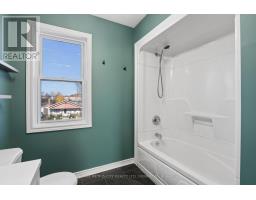 211 Mcandrew Avenue, Renfrew, ON K7V3X2 Photo 24