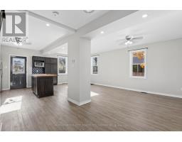 Sunroom - 211 Mcandrew Avenue, Renfrew, ON K7V3X2 Photo 8
