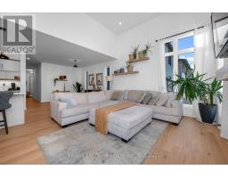 Living room - 682 Borbridge Avenue, Ottawa, ON K4M0E3 Photo 8