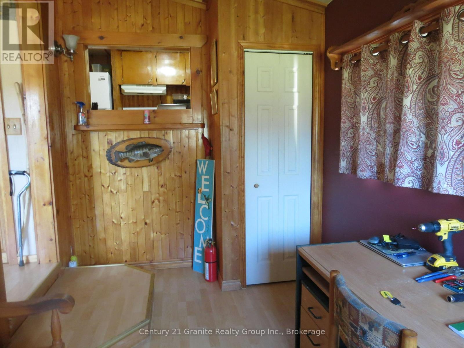 1084 Algonquin photo 3