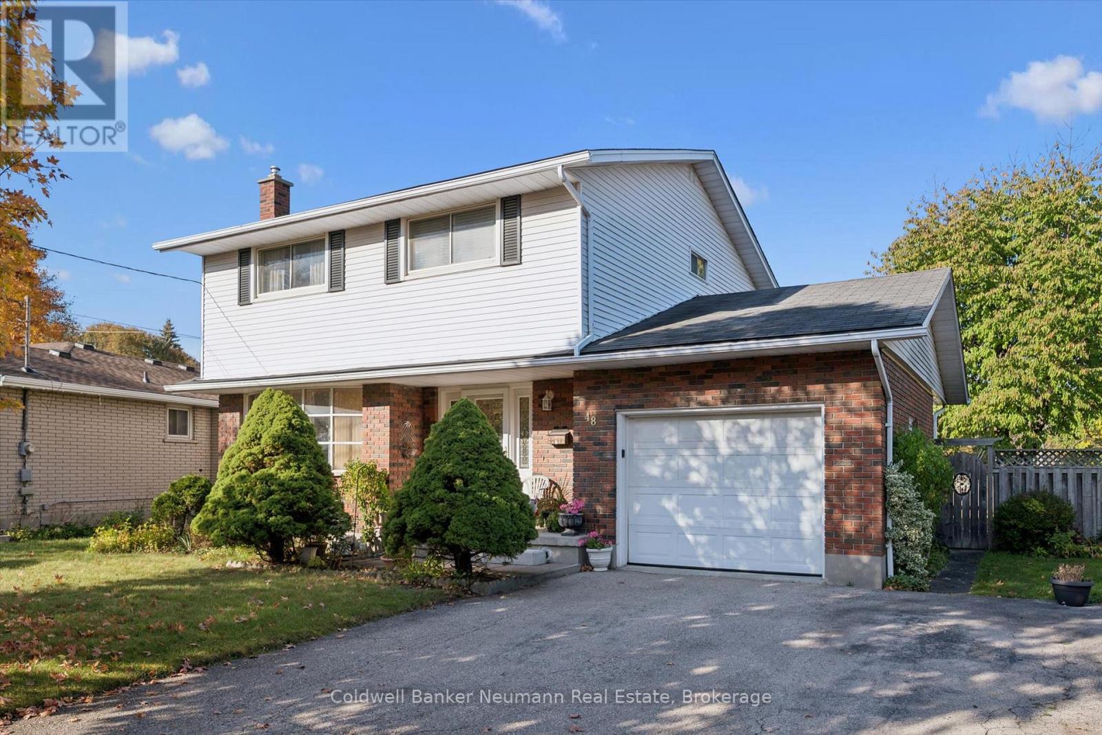 48 Westminster Avenue, photo 1 of 33