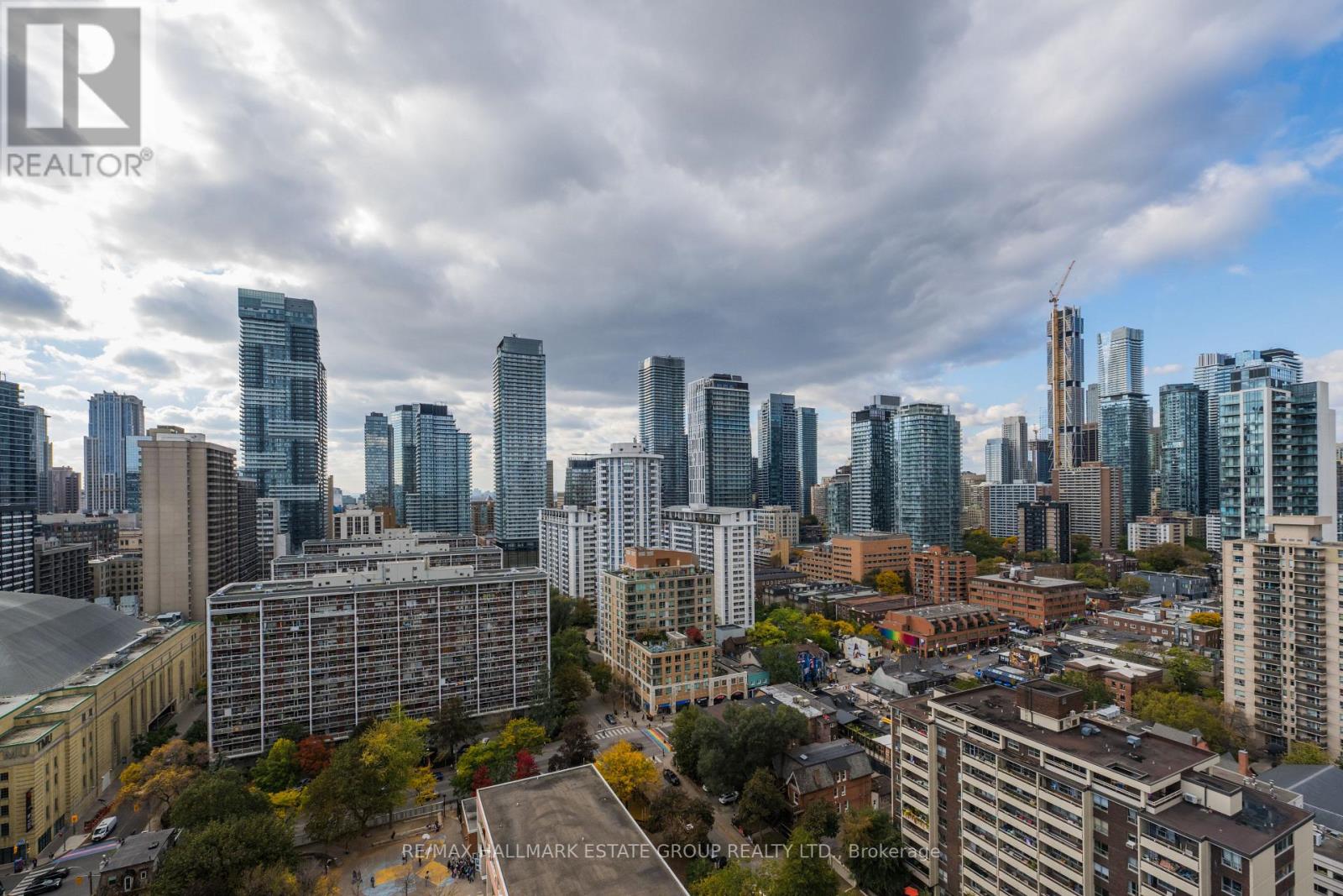2201- 285 Mutual Street, Toronto, ON