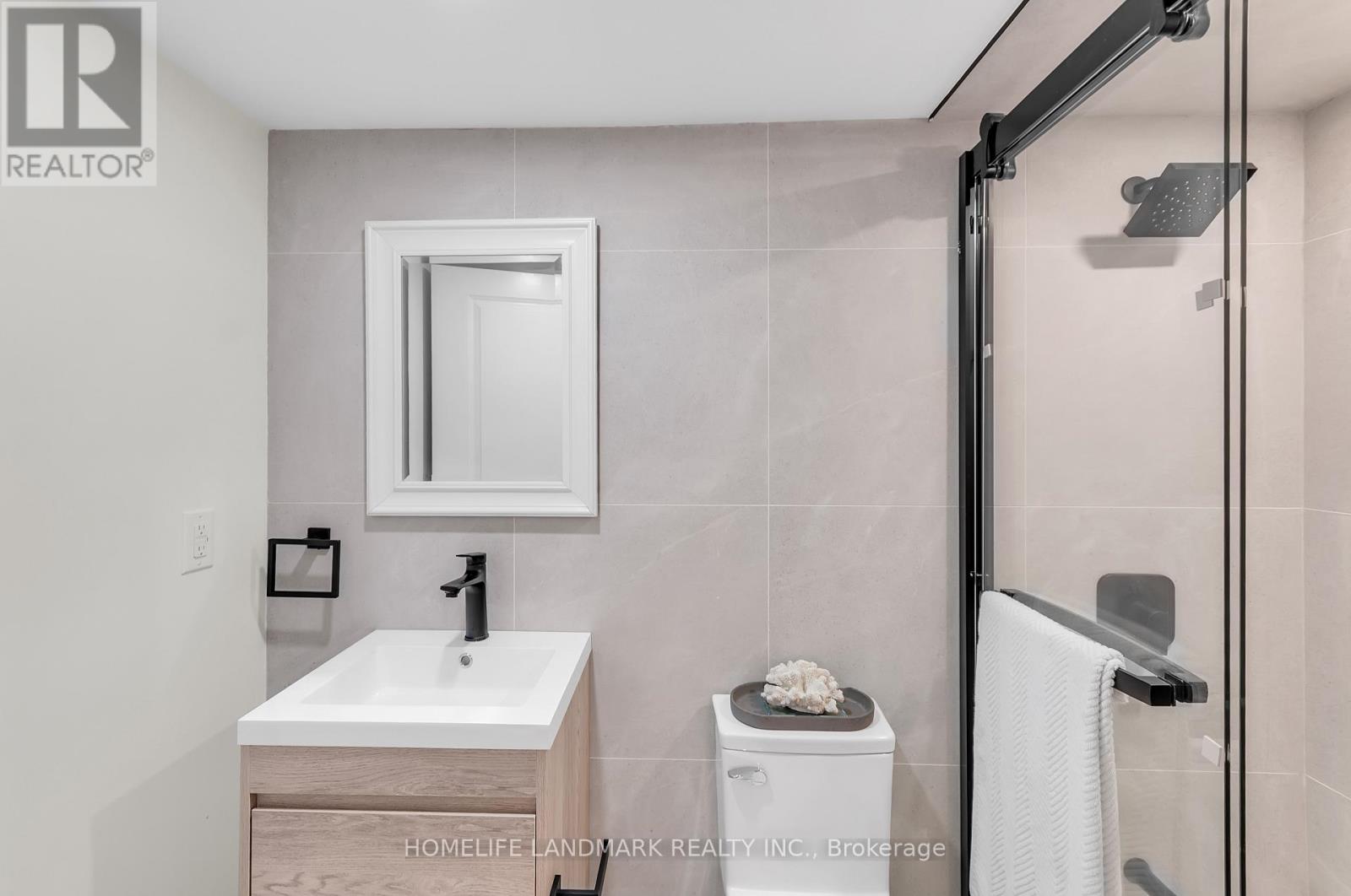 26 QUEENSDALE AVENUE - 20