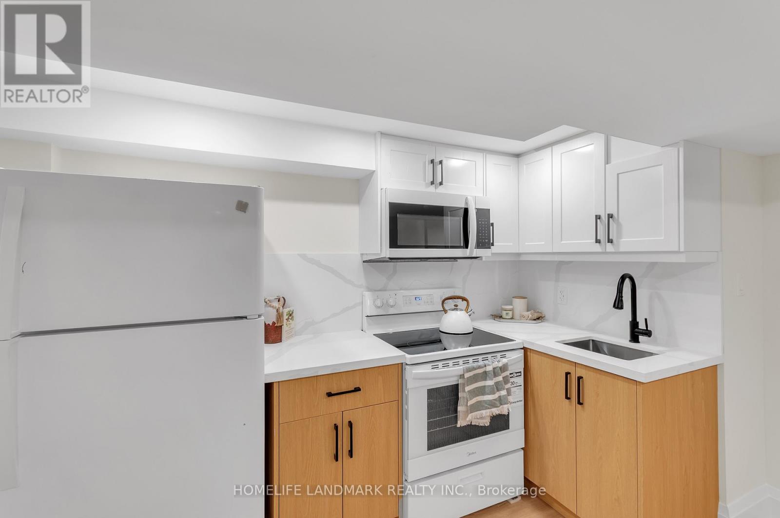 26 QUEENSDALE AVENUE - 36