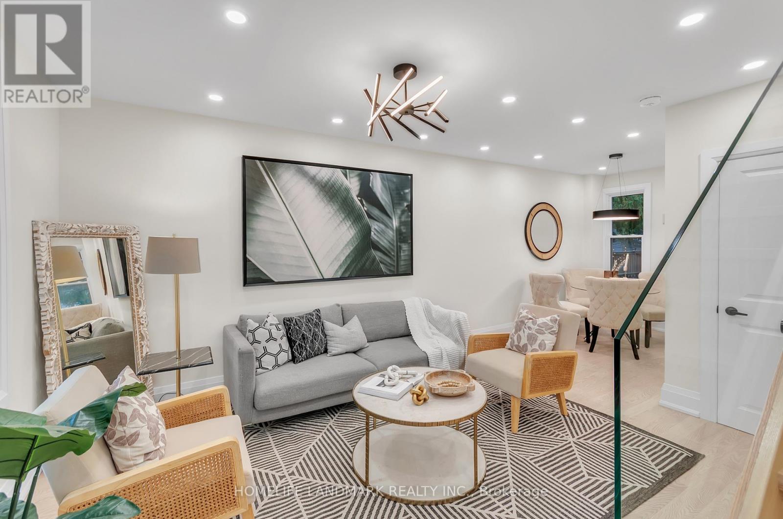 26 Queensdale Avenue, Toronto, ON photo 8