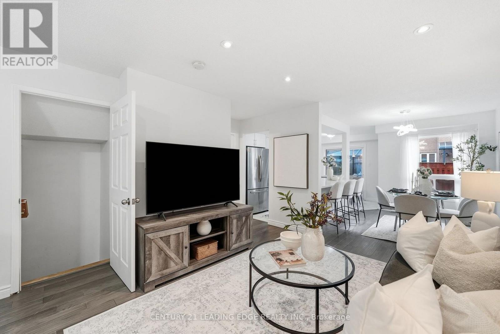 1732 Silver Maple Drive, Pickering, ON photo 10