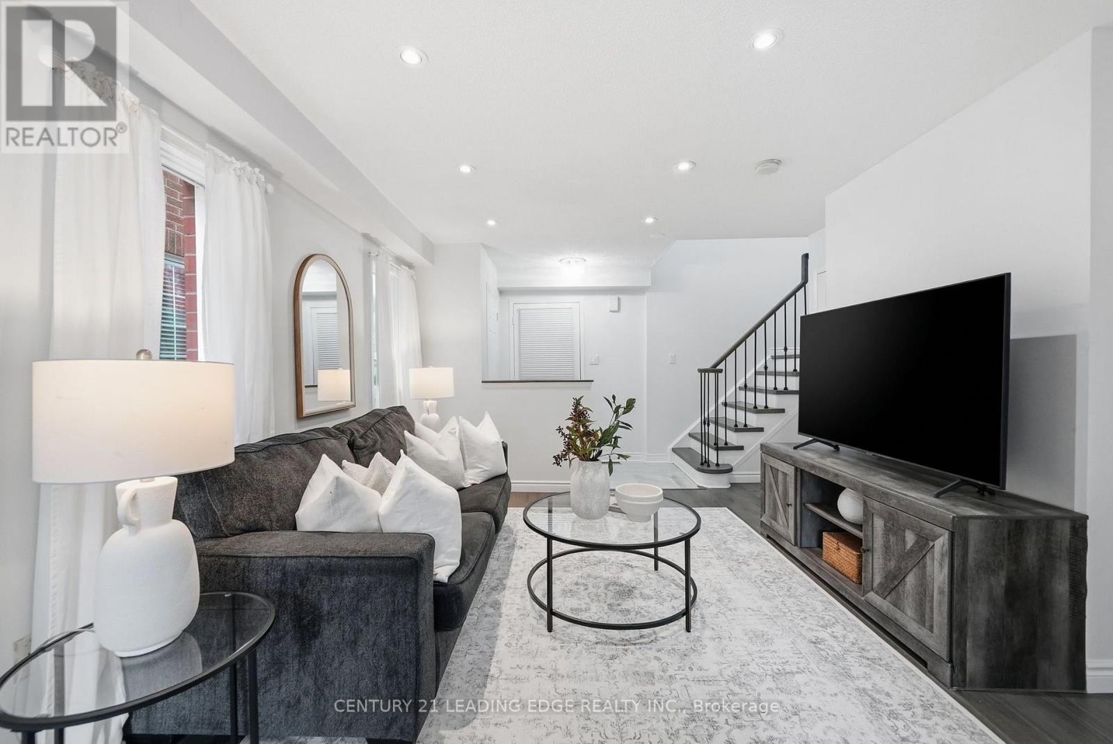1732 Silver Maple Drive, Pickering, ON photo 11