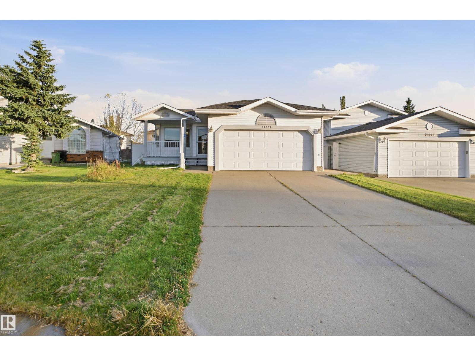 Photo of 17007 90A ST NW, Edmonton