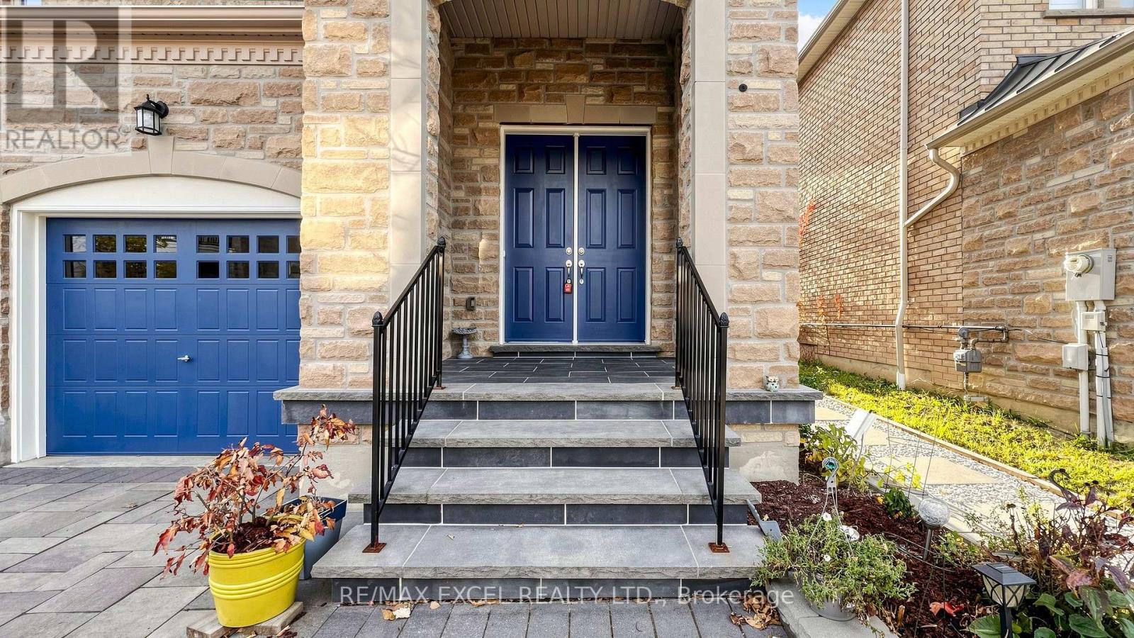 7 Sundew Lane, Richmond Hill, ON photo 2