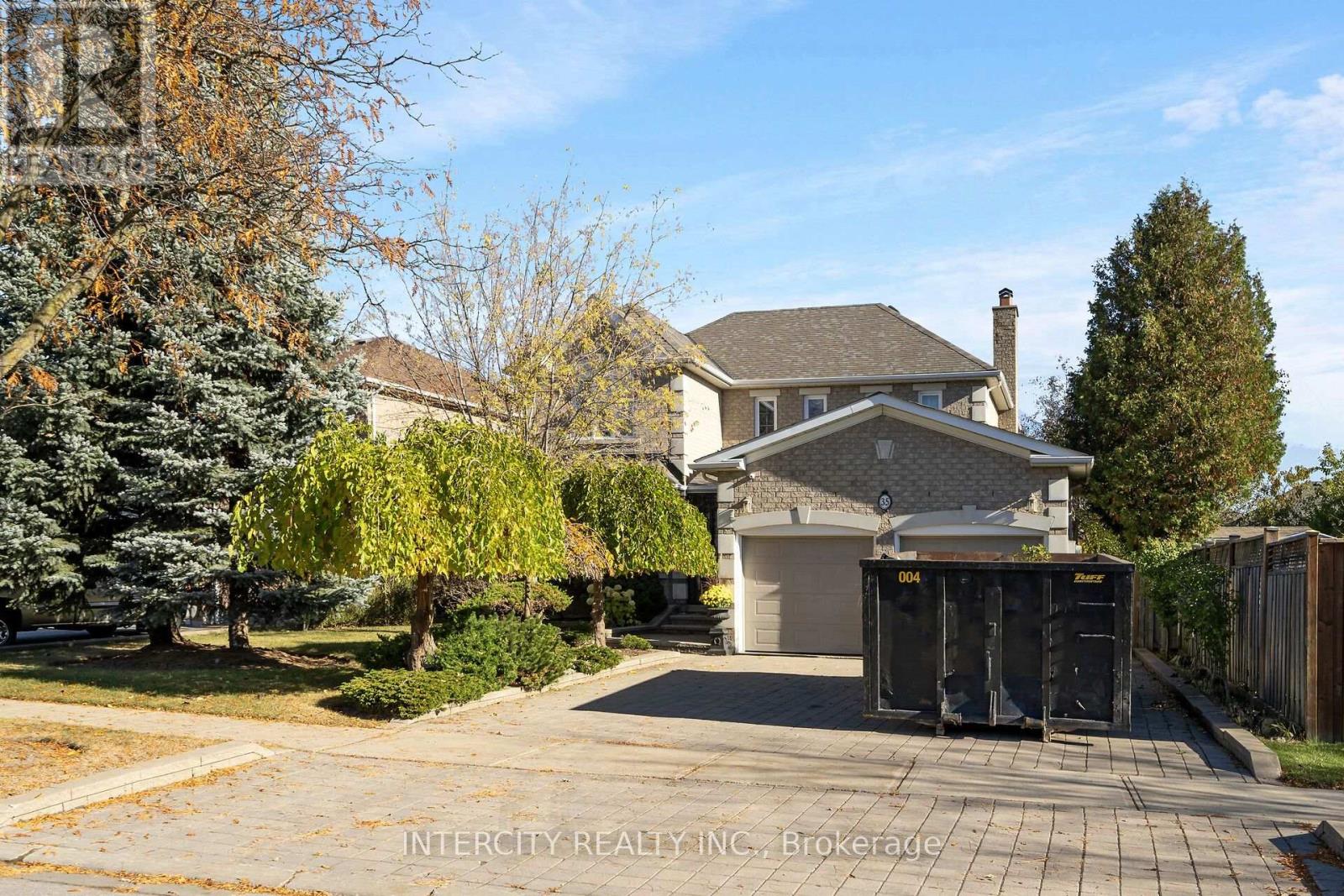 35 Avro Road, Vaughan, ON photo 1