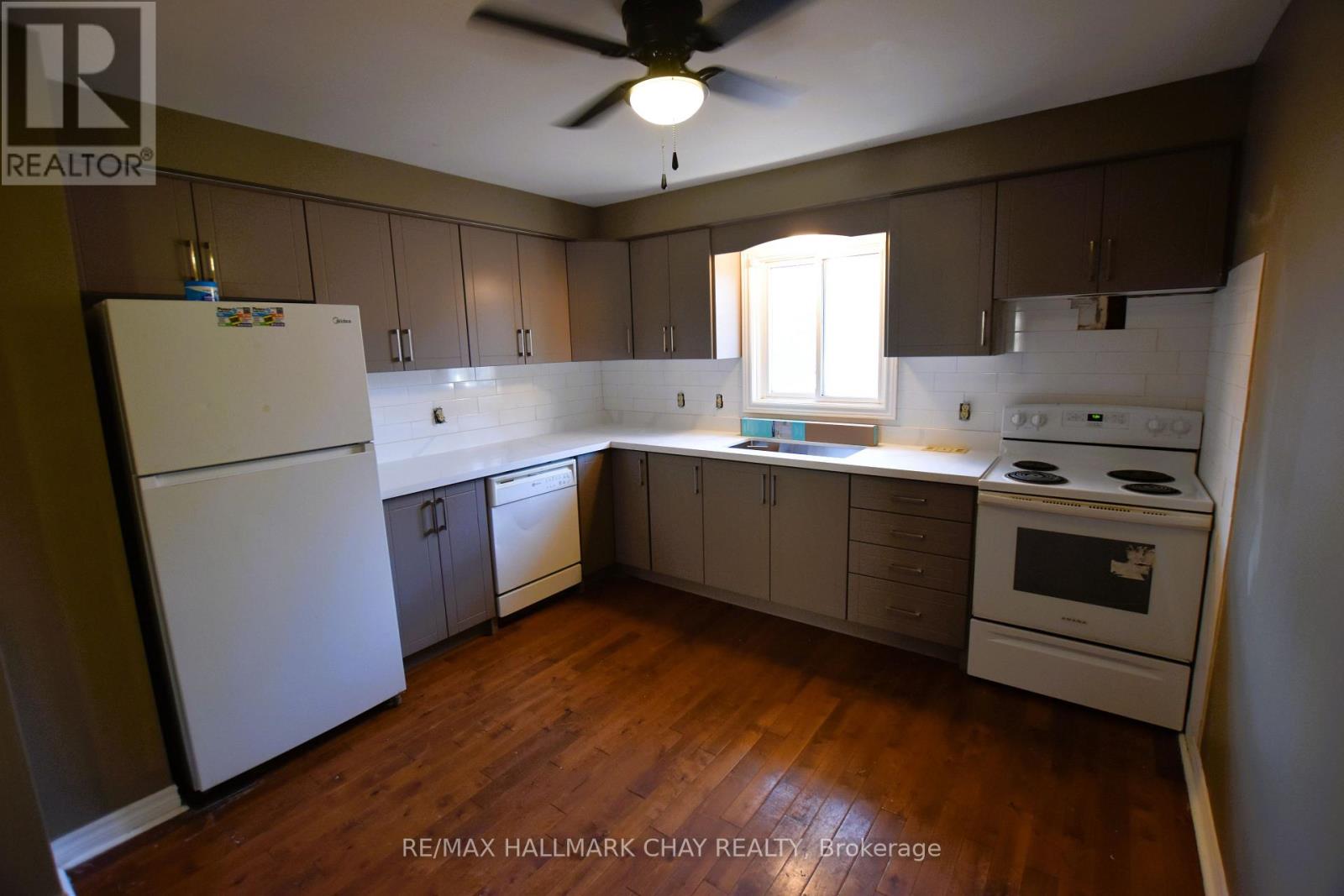 Upper-19 Broadfoot Road, Barrie photo 3