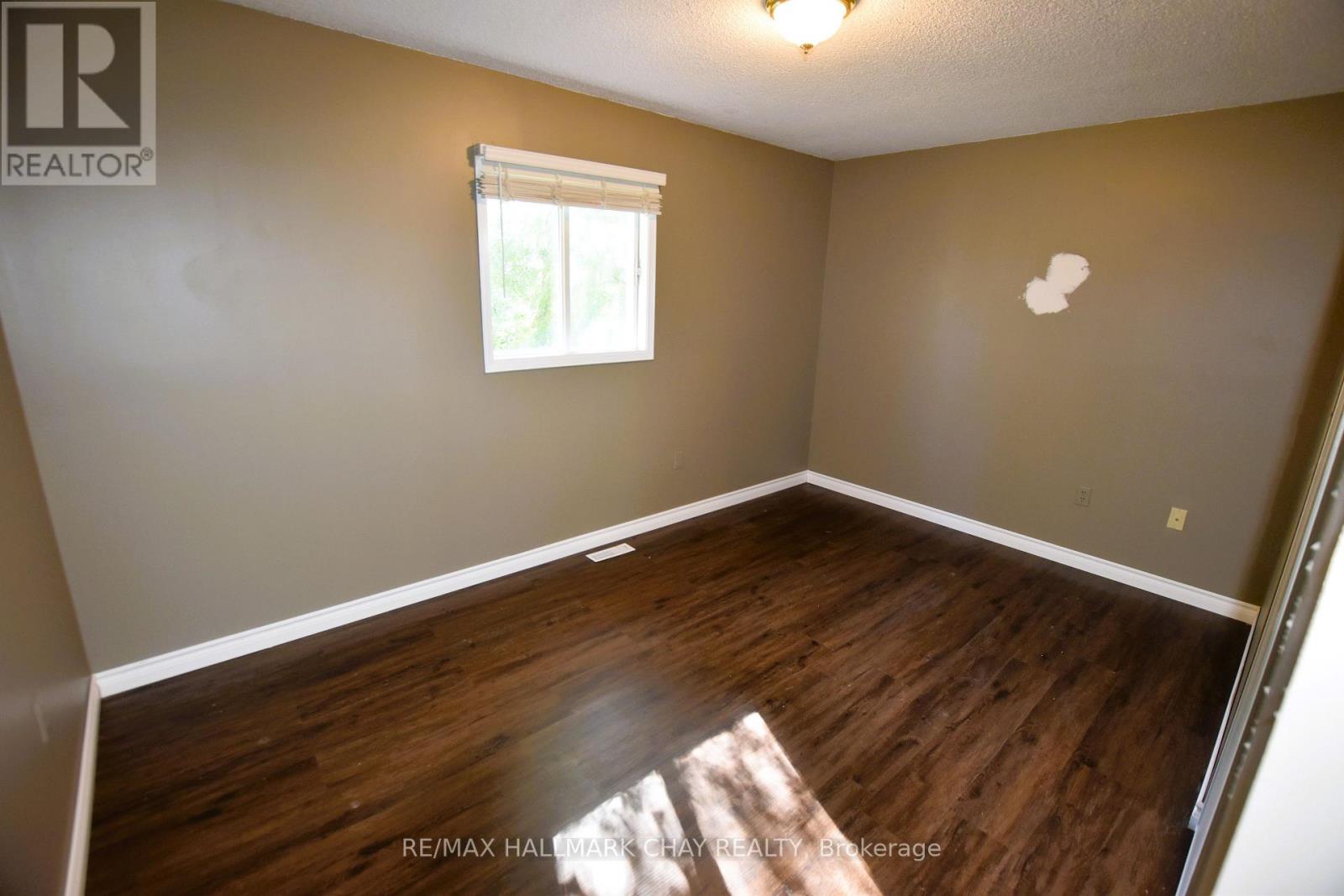 Upper-19 Broadfoot Road, Barrie photo 6