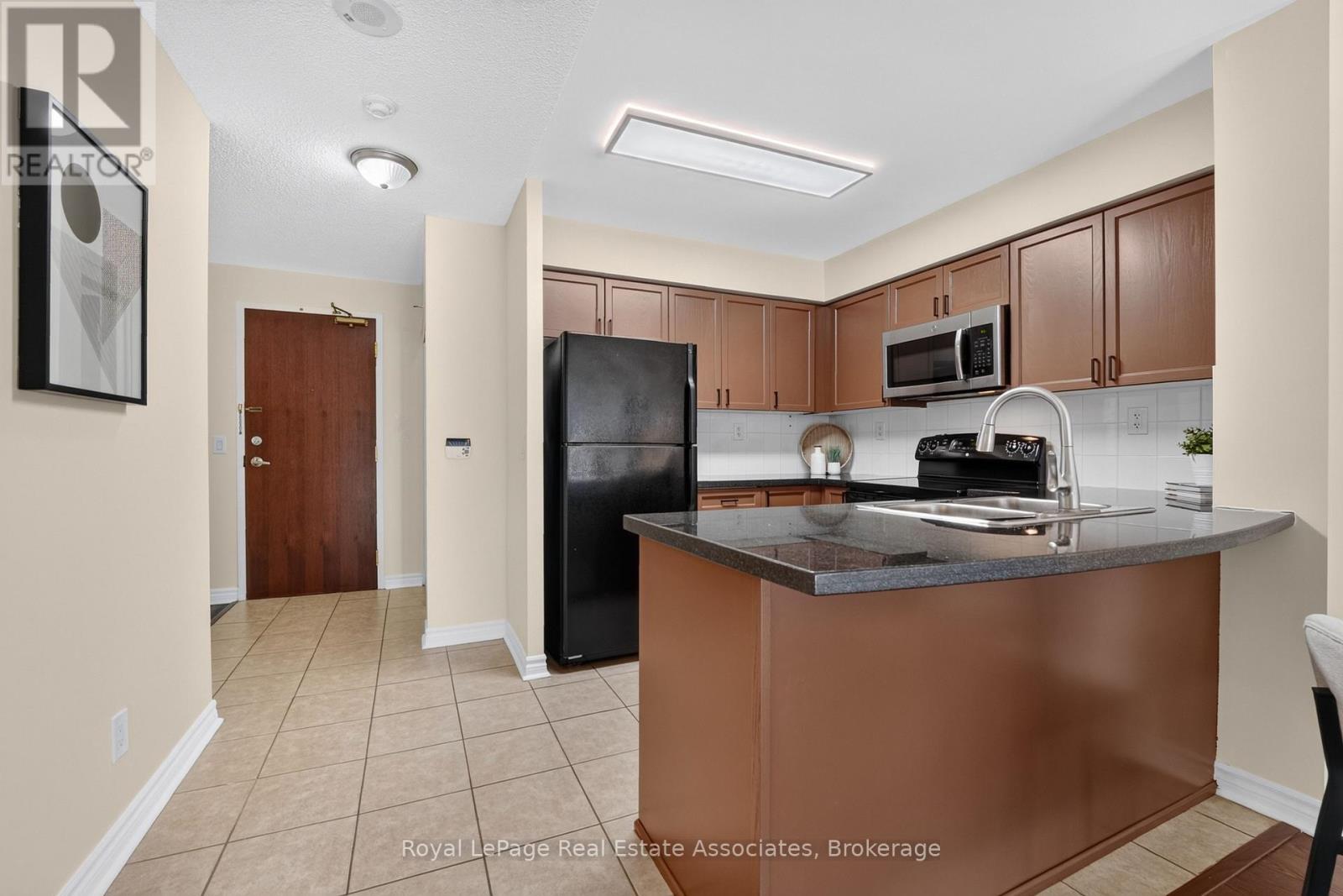 1804- 5 Michael Power Place, Toronto, ON photo 21