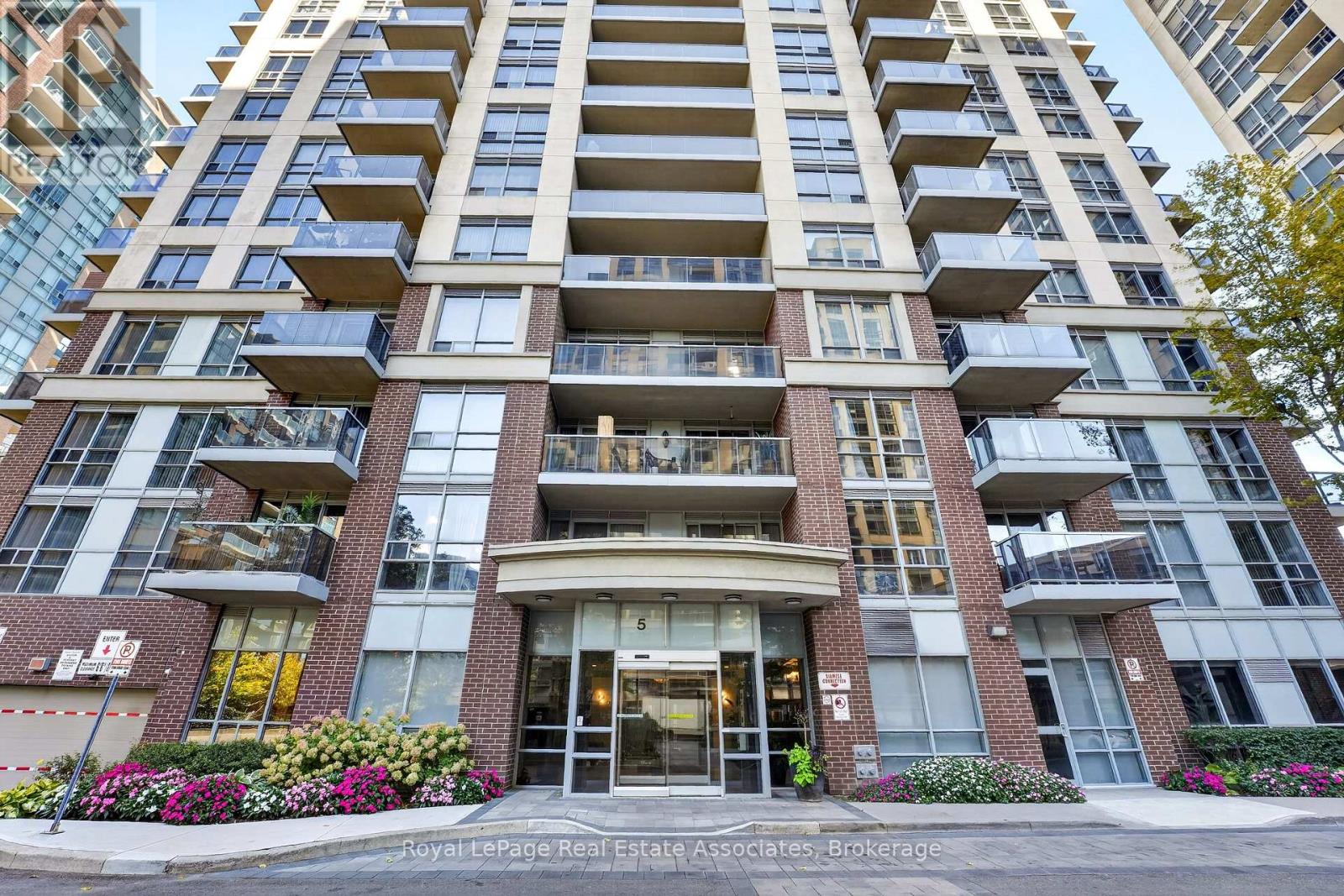 1804- 5 Michael Power Place, Toronto, ON photo 36