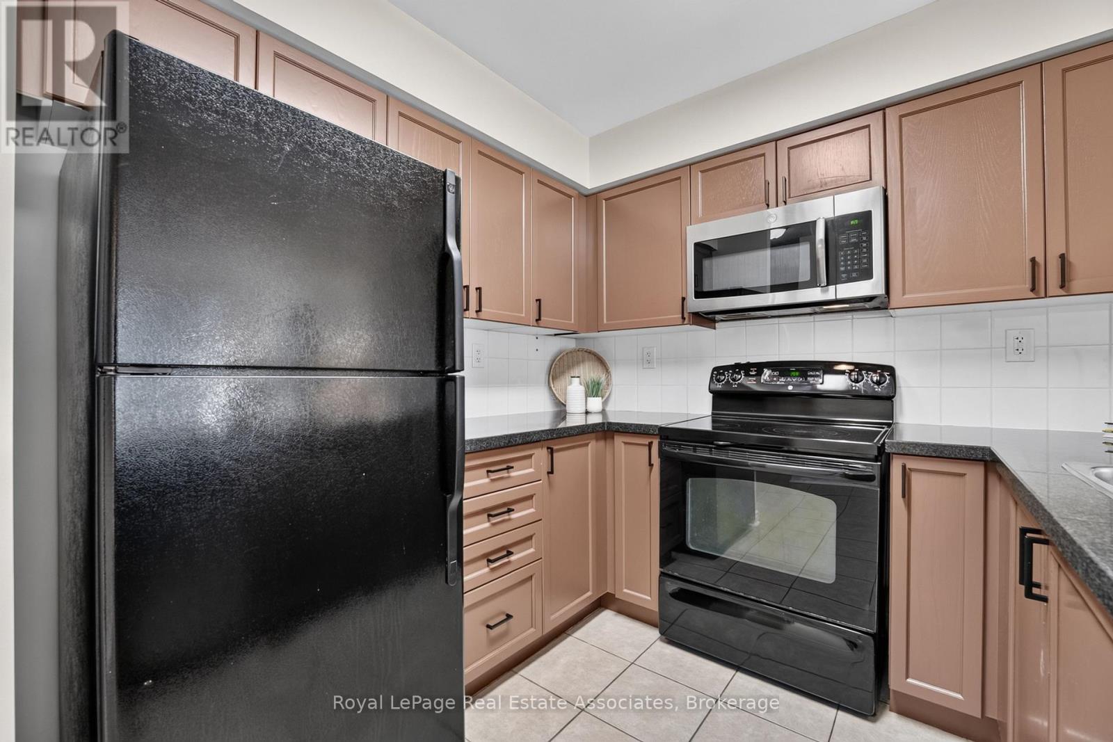 1804- 5 Michael Power Place, Toronto, ON photo 6