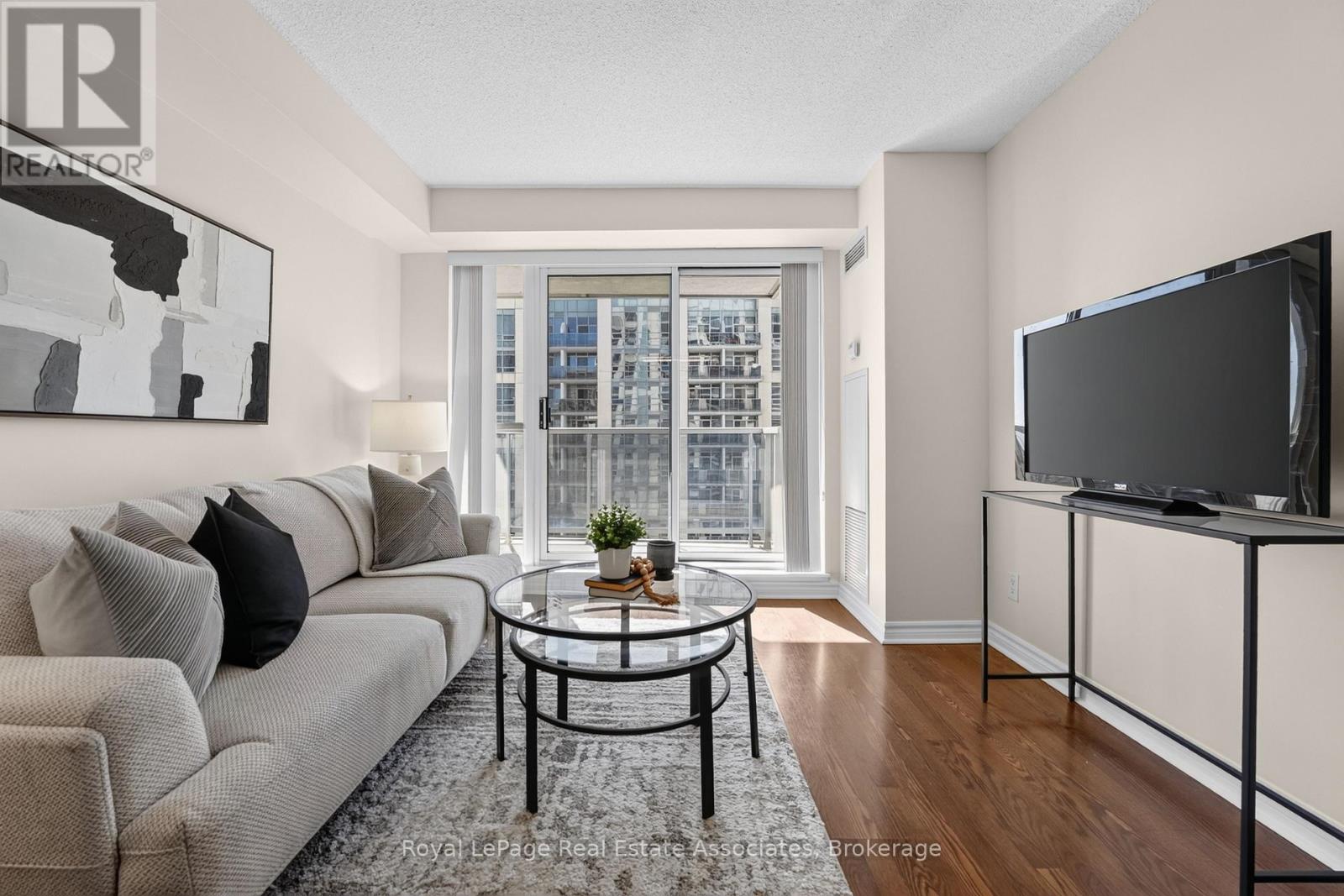 1804- 5 Michael Power Place, Toronto, ON photo 9