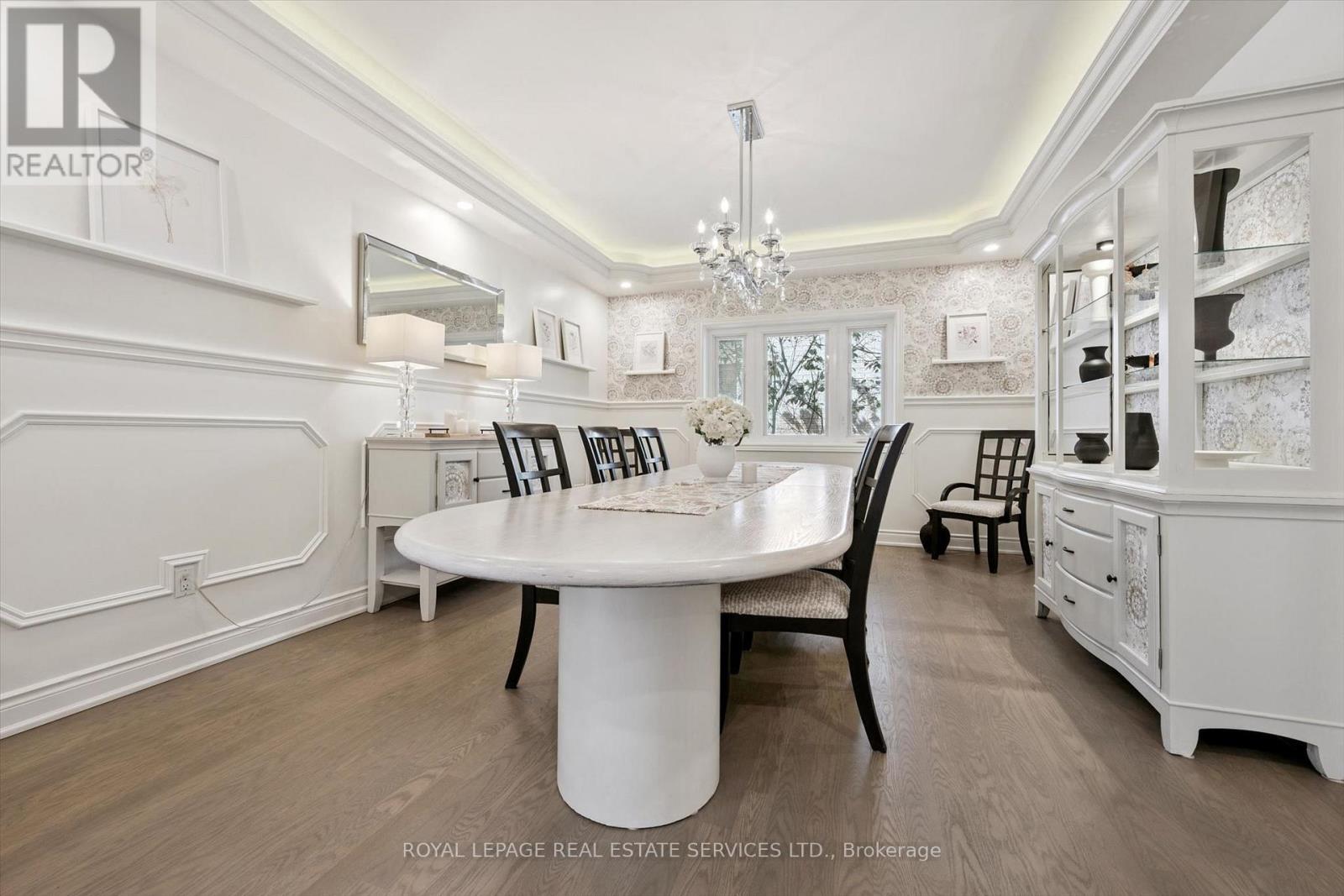 1036 Valley Crest Circle, Oakville, ON photo 4