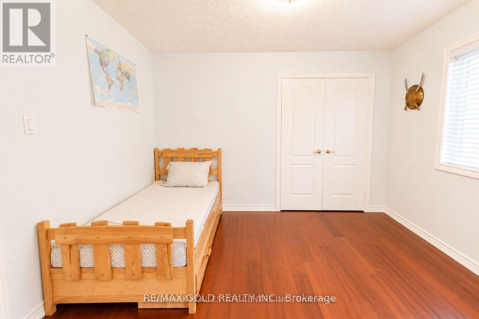 12 Highvalley Circle, Brampton, ON photo 13