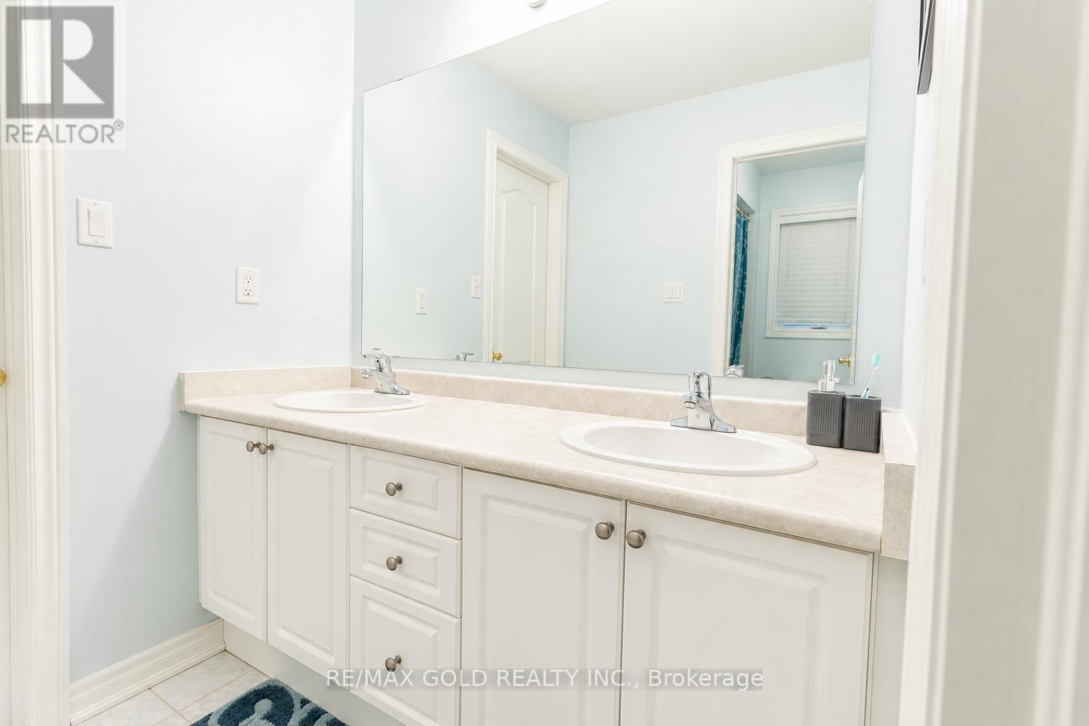 12 Highvalley Circle, Brampton, ON photo 15