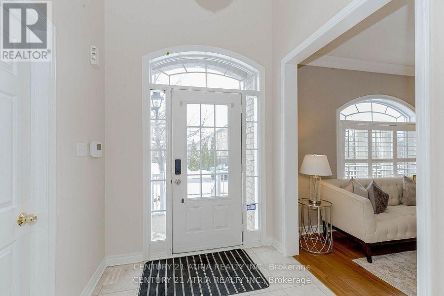 6 Shuter Lane, Brampton, ON photo 2
